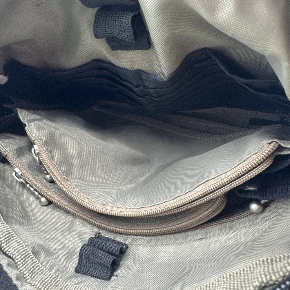 Baggallini Women's Crossbody Bag Purse Convertible Belt Loops Black‎ Pockets